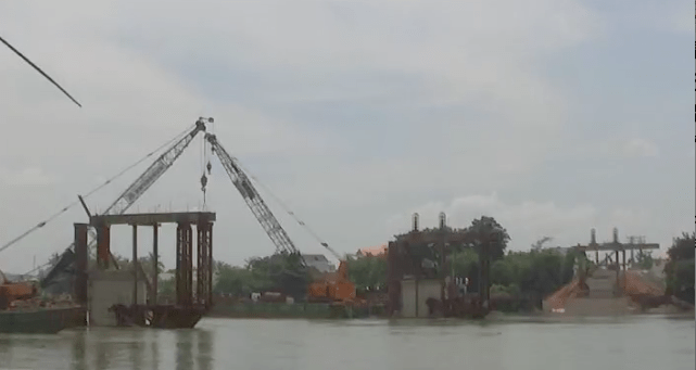 June 17th, Ghehn rail bridge is still not erect
